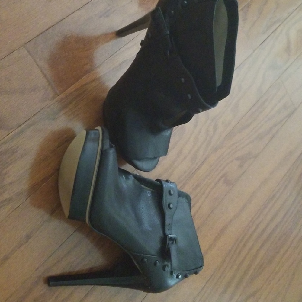 MK Shoes..Never Worn